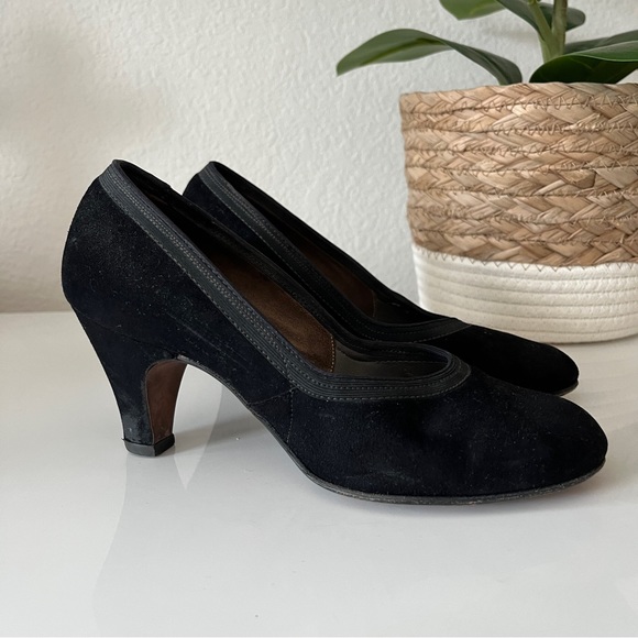 Vintage Leather Pumps - Picture 3 of 9